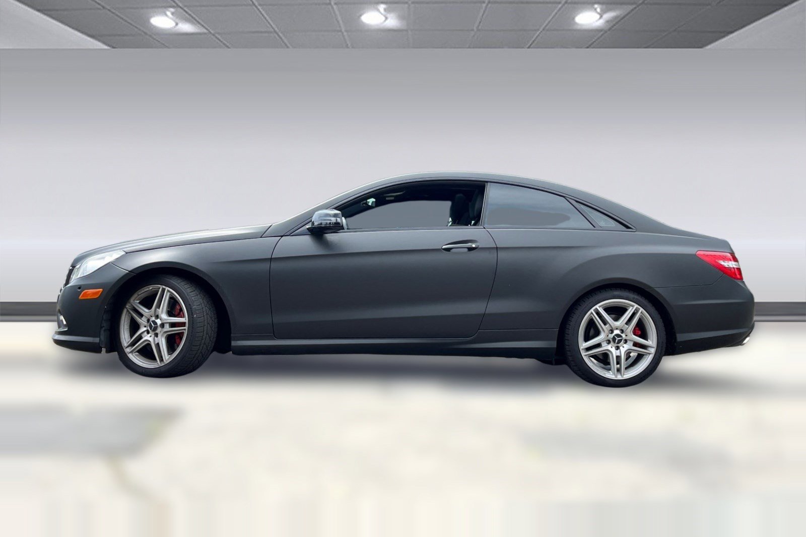 Used 2011 Mercedes-Benz E 550 Coupe w/ Premium 2 Pkg image 2