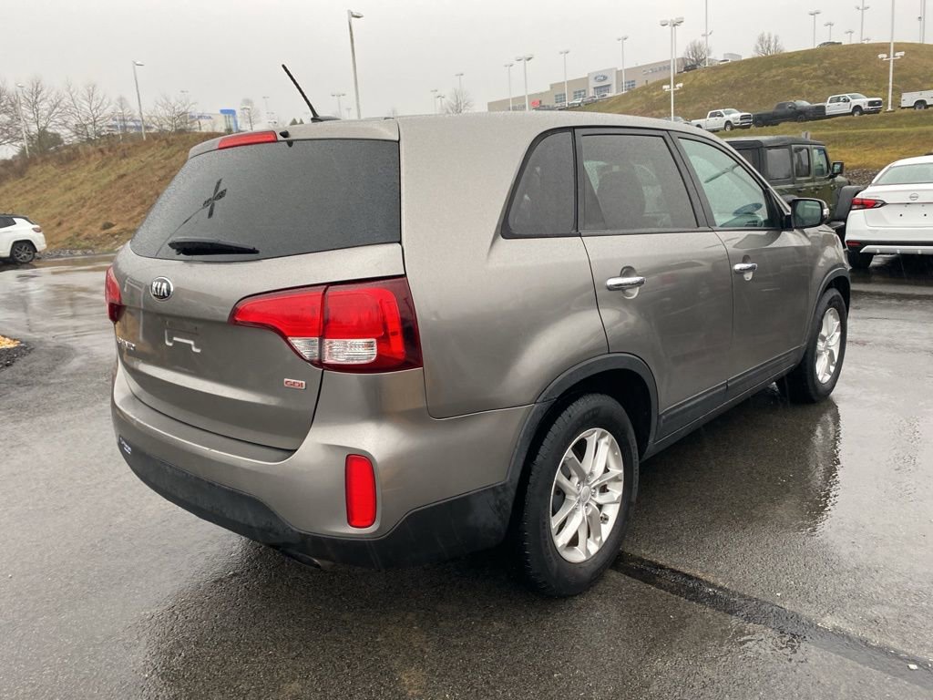 Used 2015 Kia Sorento LX image 3