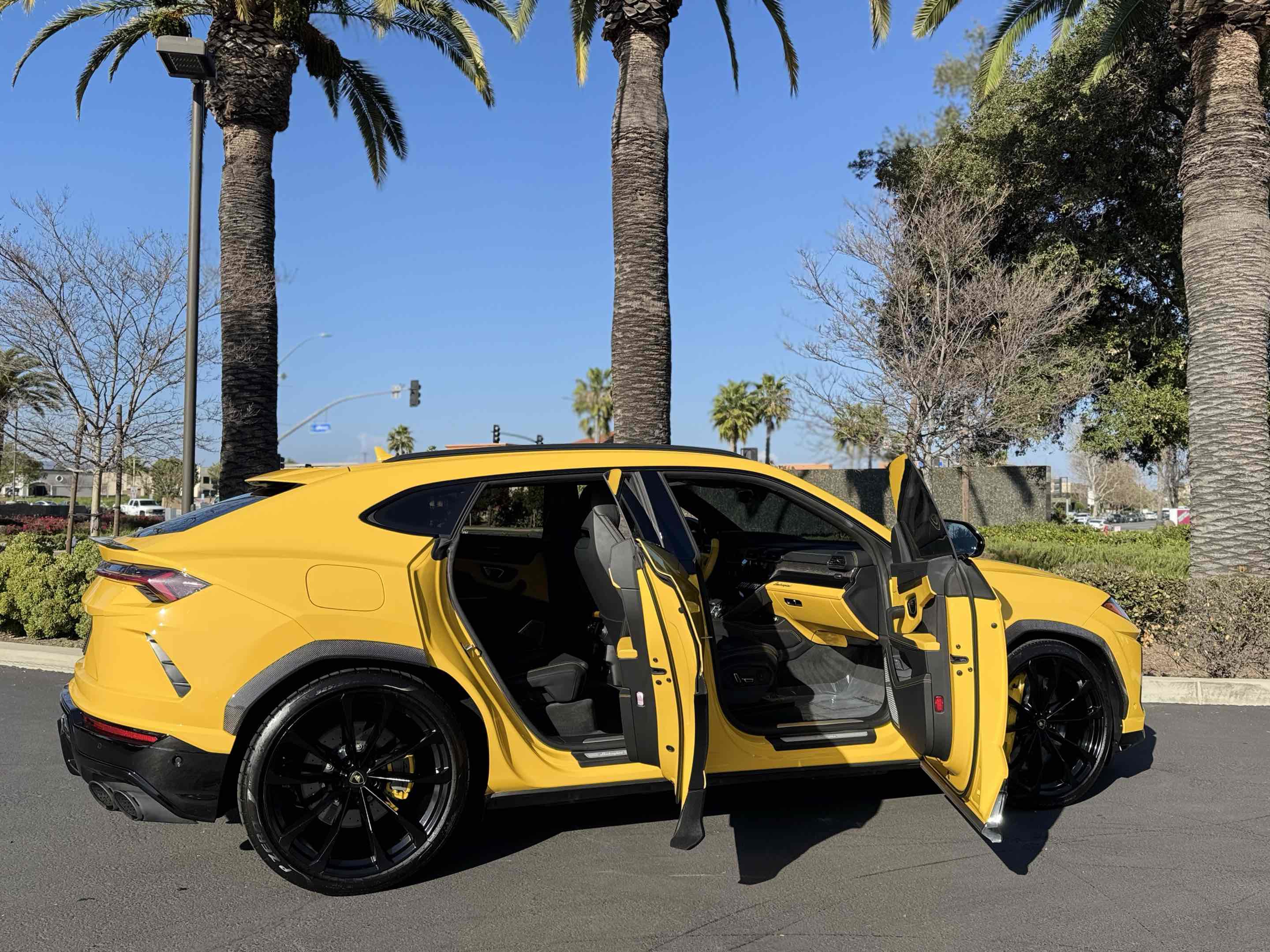 Used 2021 Lamborghini Urus image 13