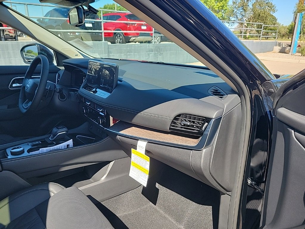 New 2026 Nissan Rogue Platinum image 42