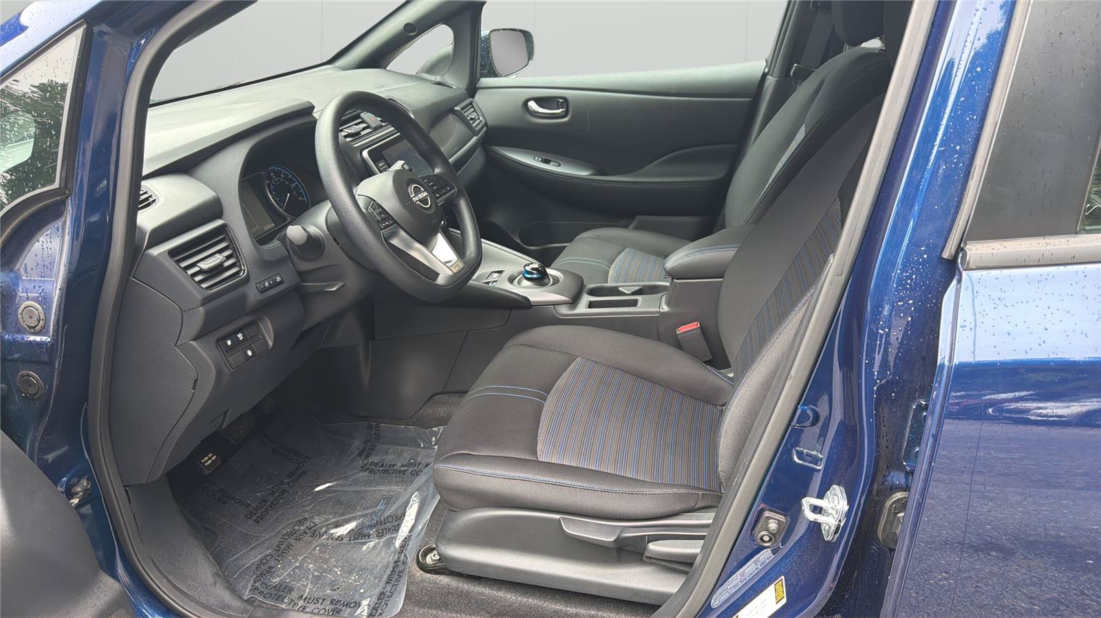 Used 2025 Nissan Leaf S FWD image 10