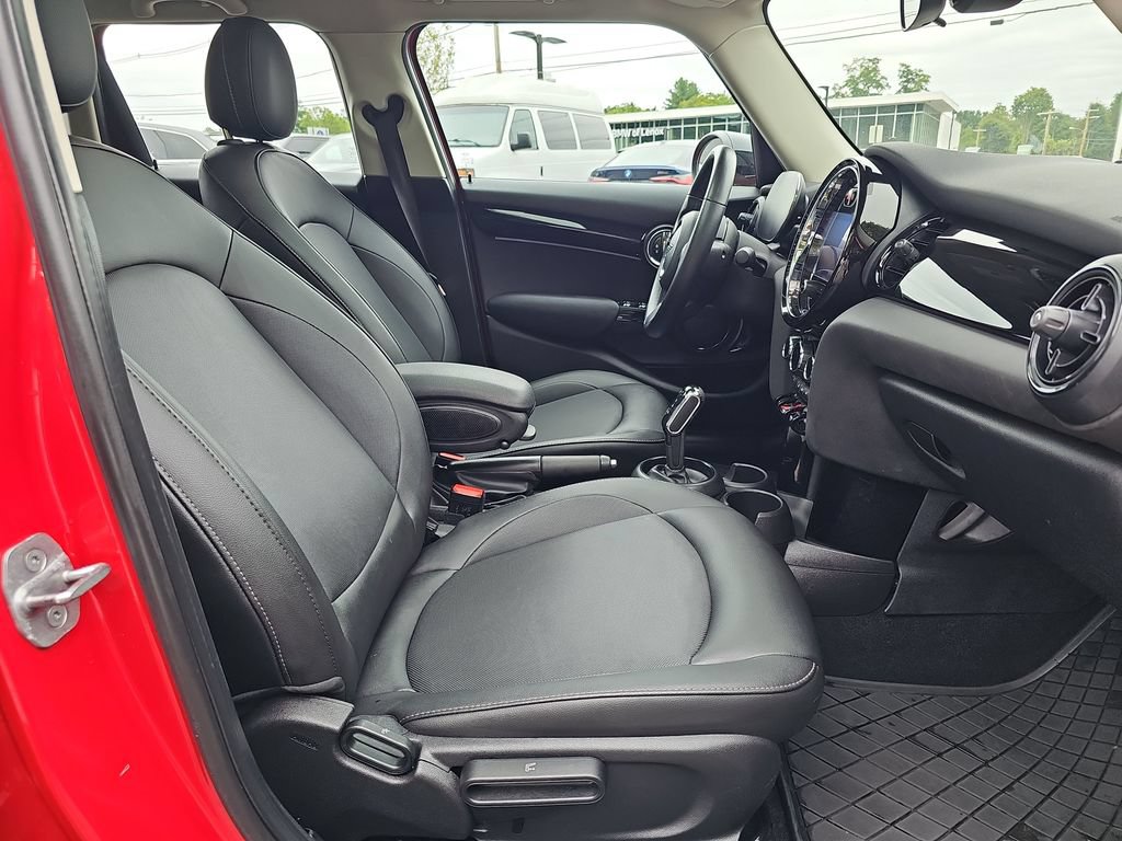 Used 2022 MINI Cooper 4-Door Hardtop FWD image 11
