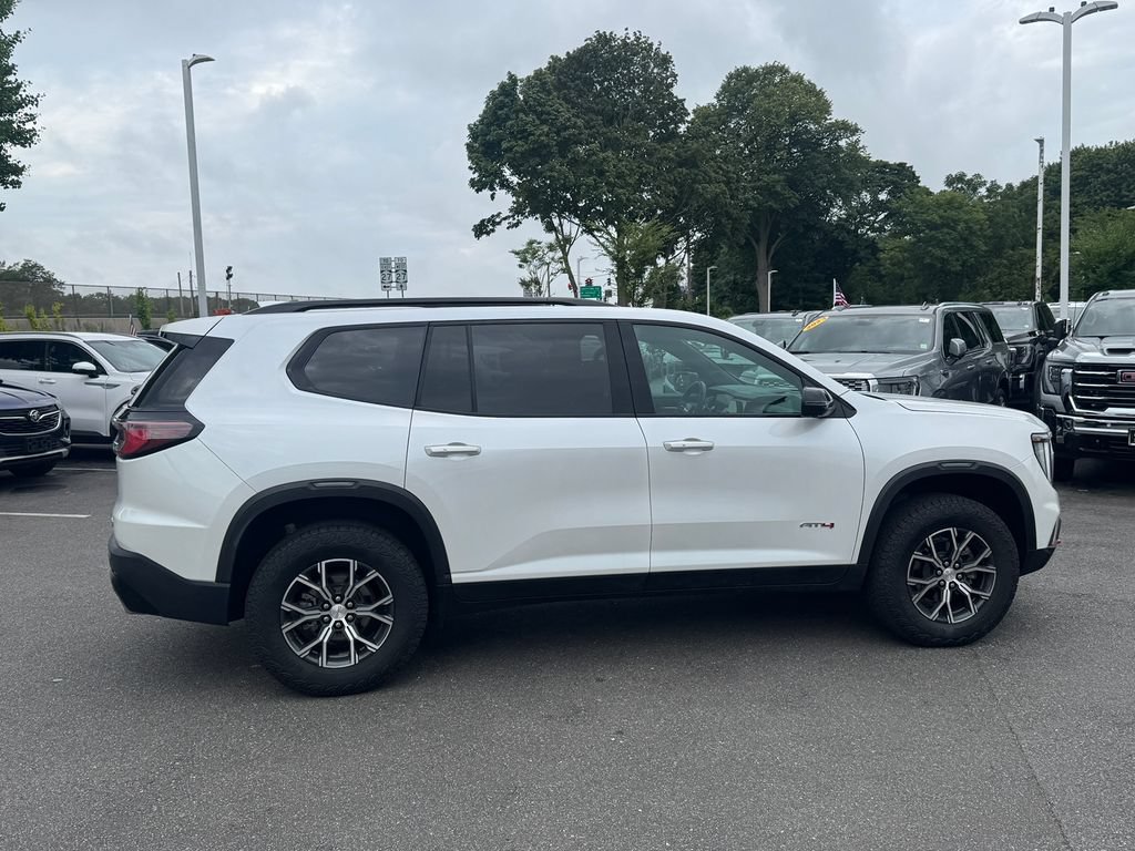 Used 2025 GMC Acadia AT4 w/ Luxury Package AWD/4WD image 3