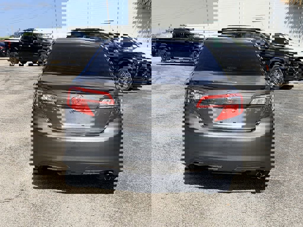 Used 2013 Toyota Camry SE image 6