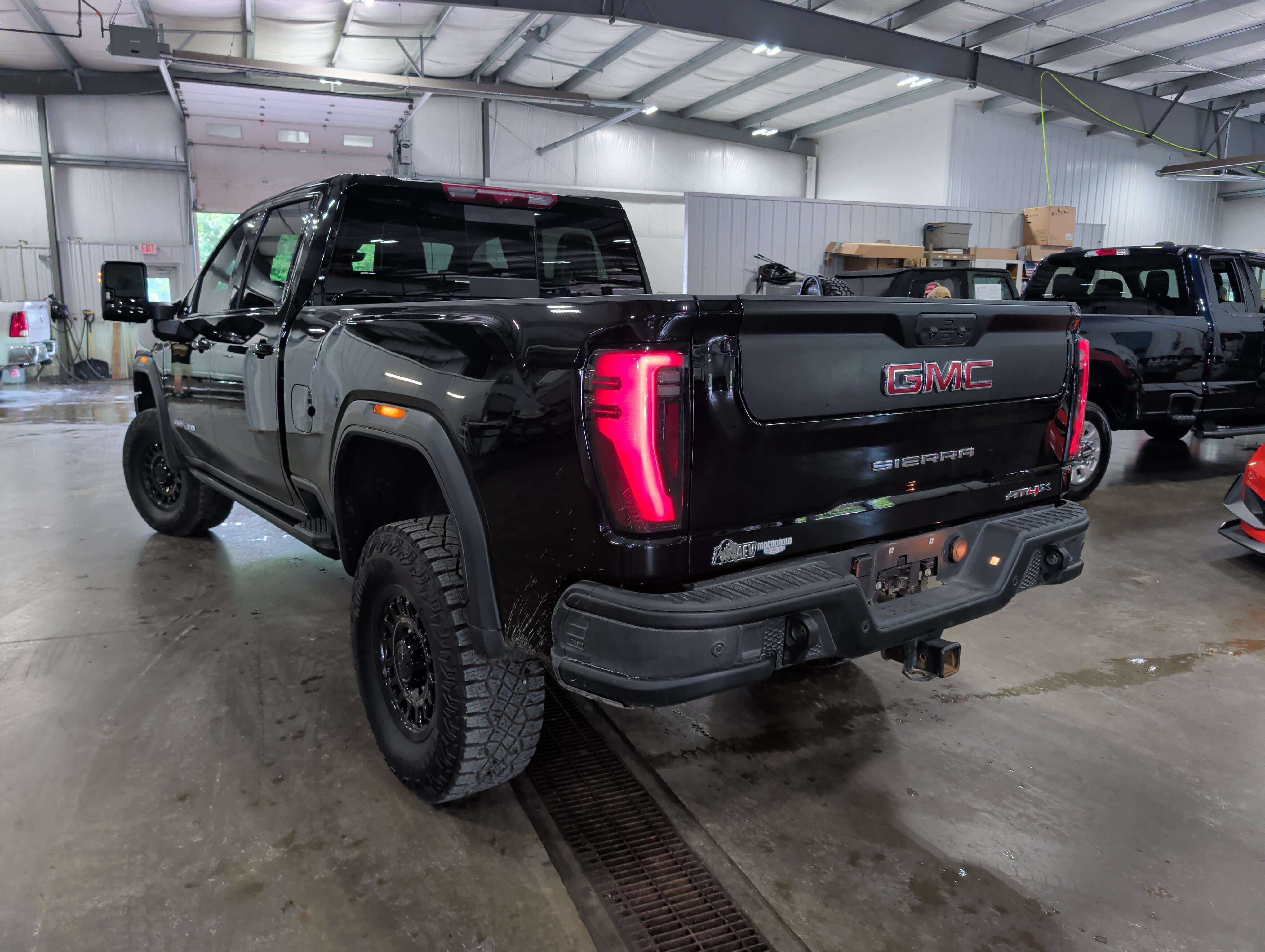 Used 2026 GMC Sierra 2500 AT4X w/ AT4X AEV Edition AWD/4WD image 4
