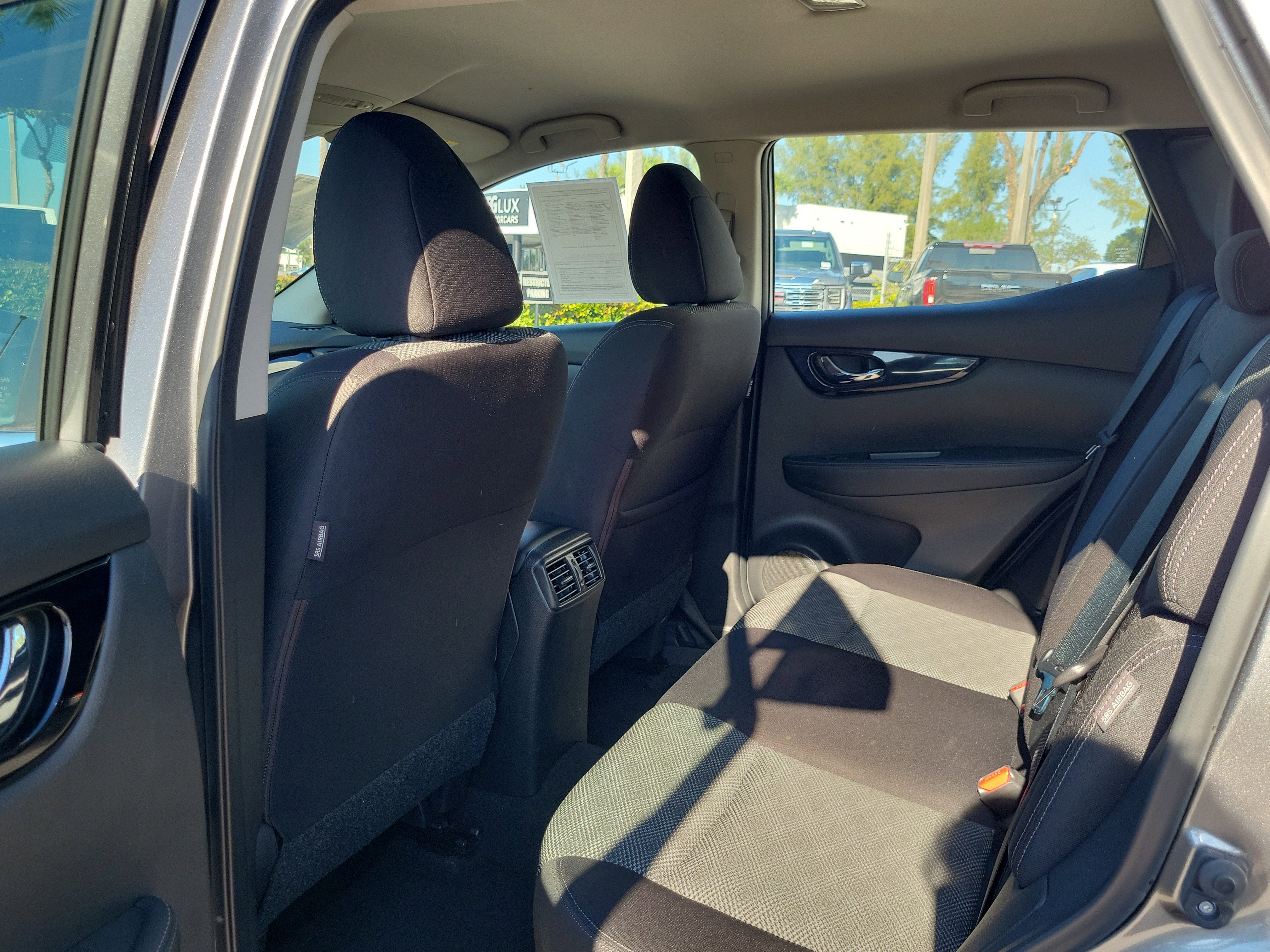 Used 2020 Nissan Rogue Sport SV image 14