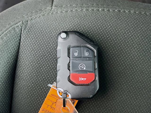 Used 2022 Jeep Gladiator Willys image 30