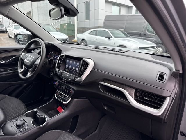 Used 2023 GMC Terrain SLE w/ Driver Convenience Package image 28