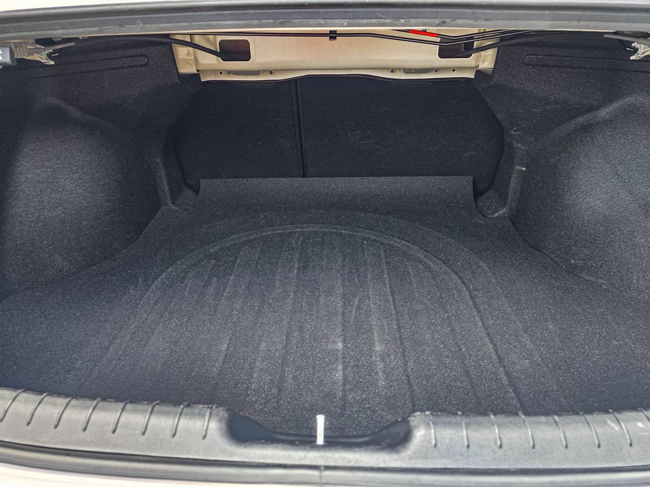 Used 2025 Hyundai Elantra SEL FWD image 34
