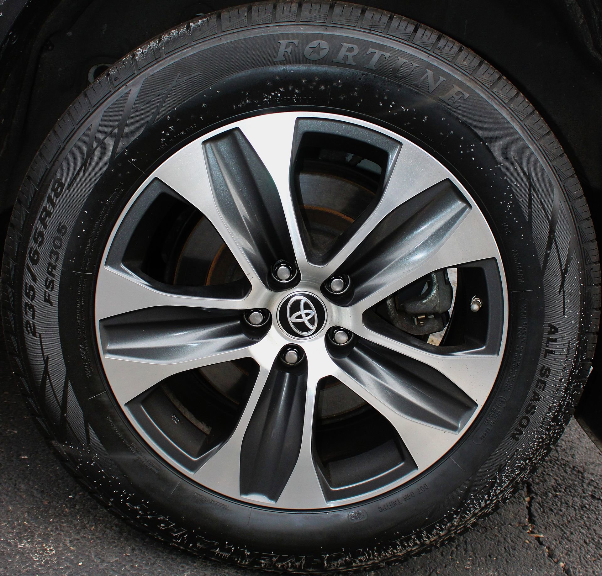 Used 2023 Toyota Highlander L image 11