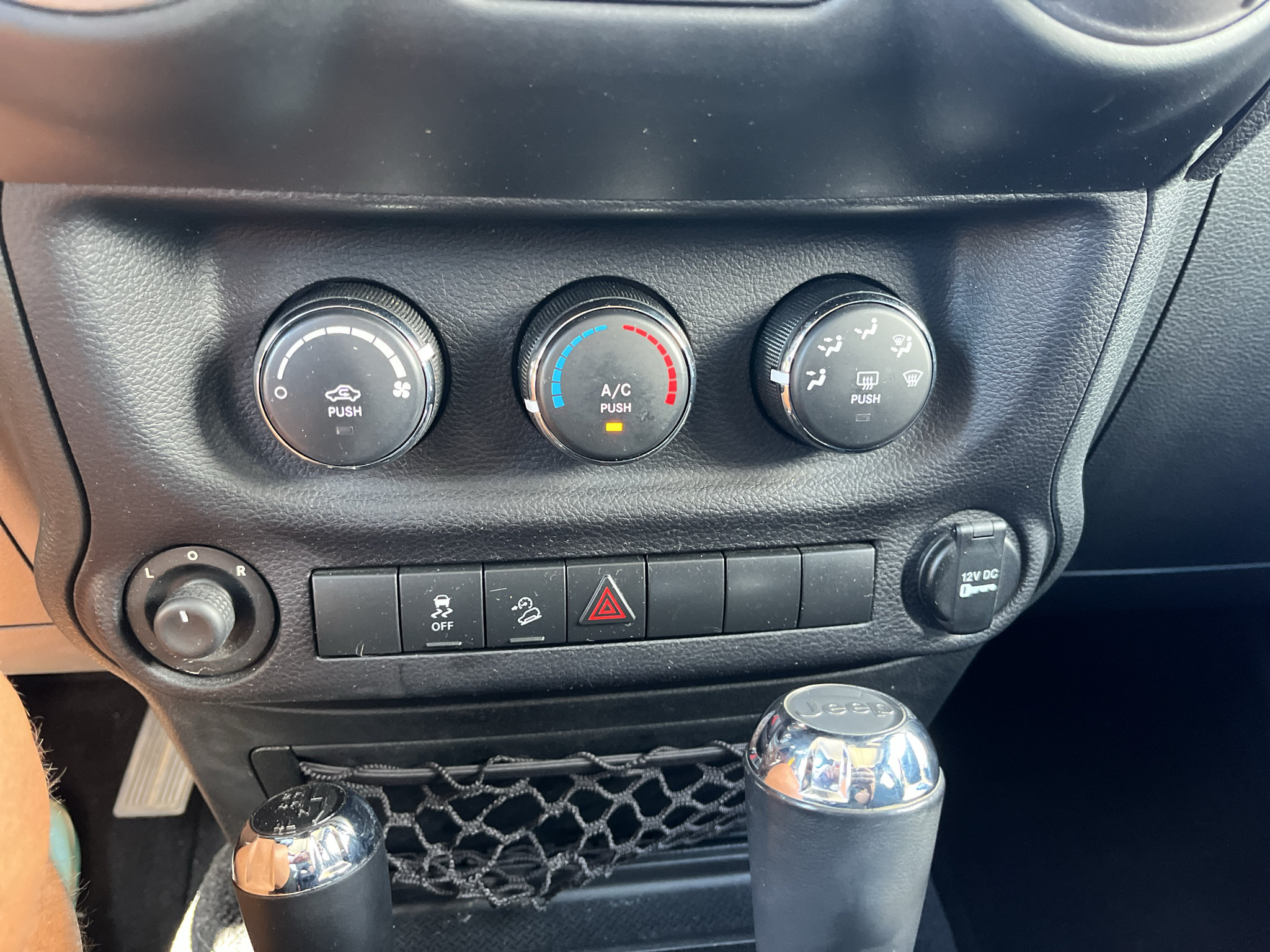 Used 2015 Jeep Wrangler Unlimited Sport w/ Quick Order Package 24S AWD/4WD image 20
