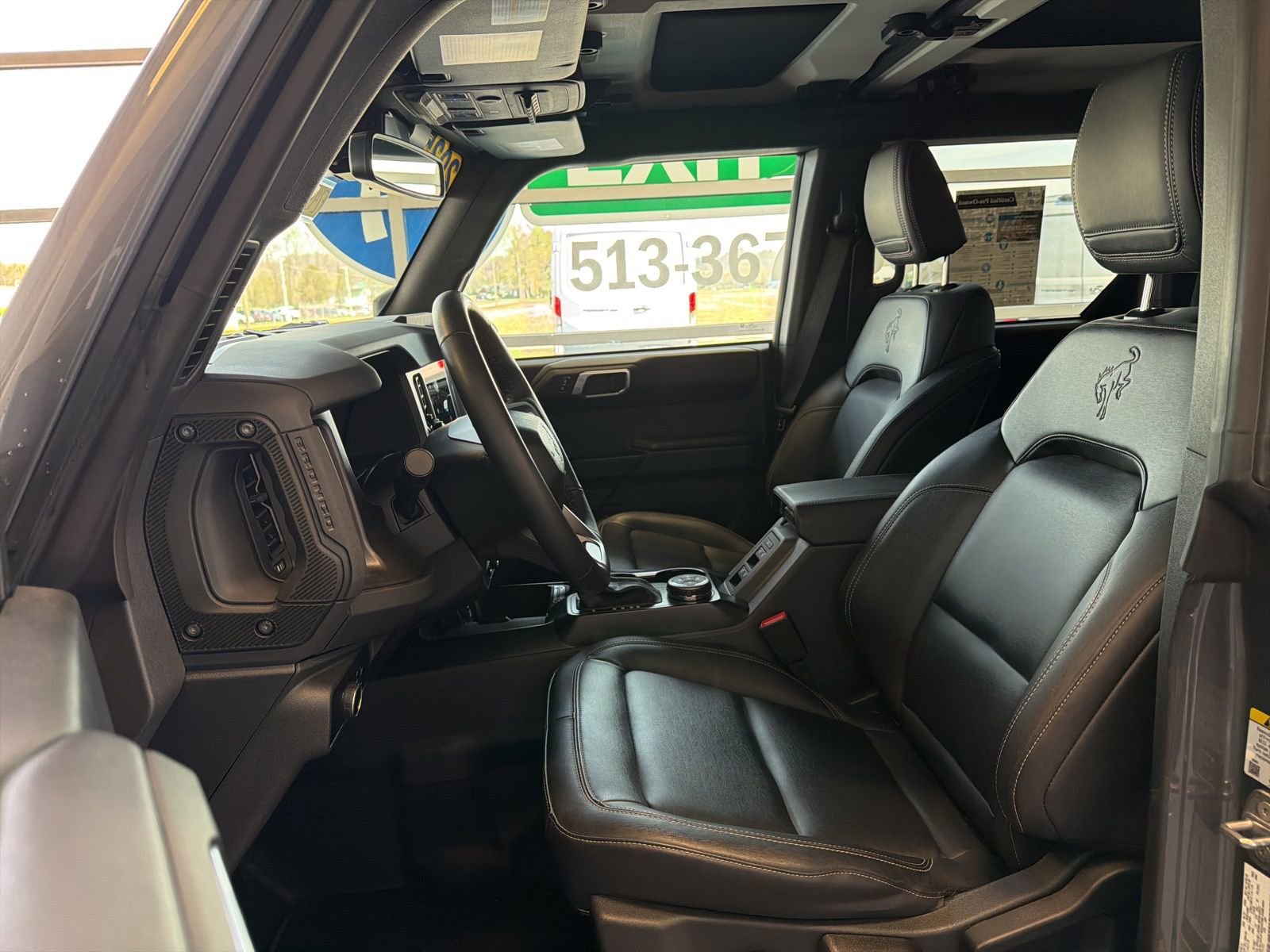 Used 2025 Ford Bronco Badlands image 17