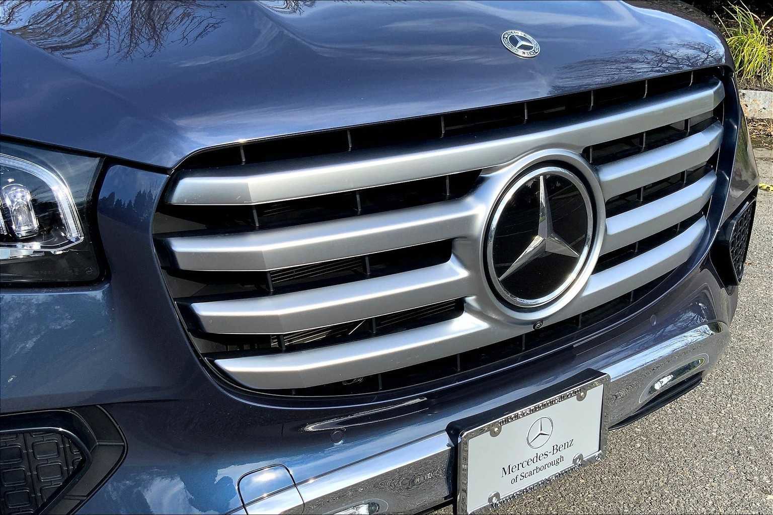 Used 2025 Mercedes-Benz GLS 450 4MATIC image 29