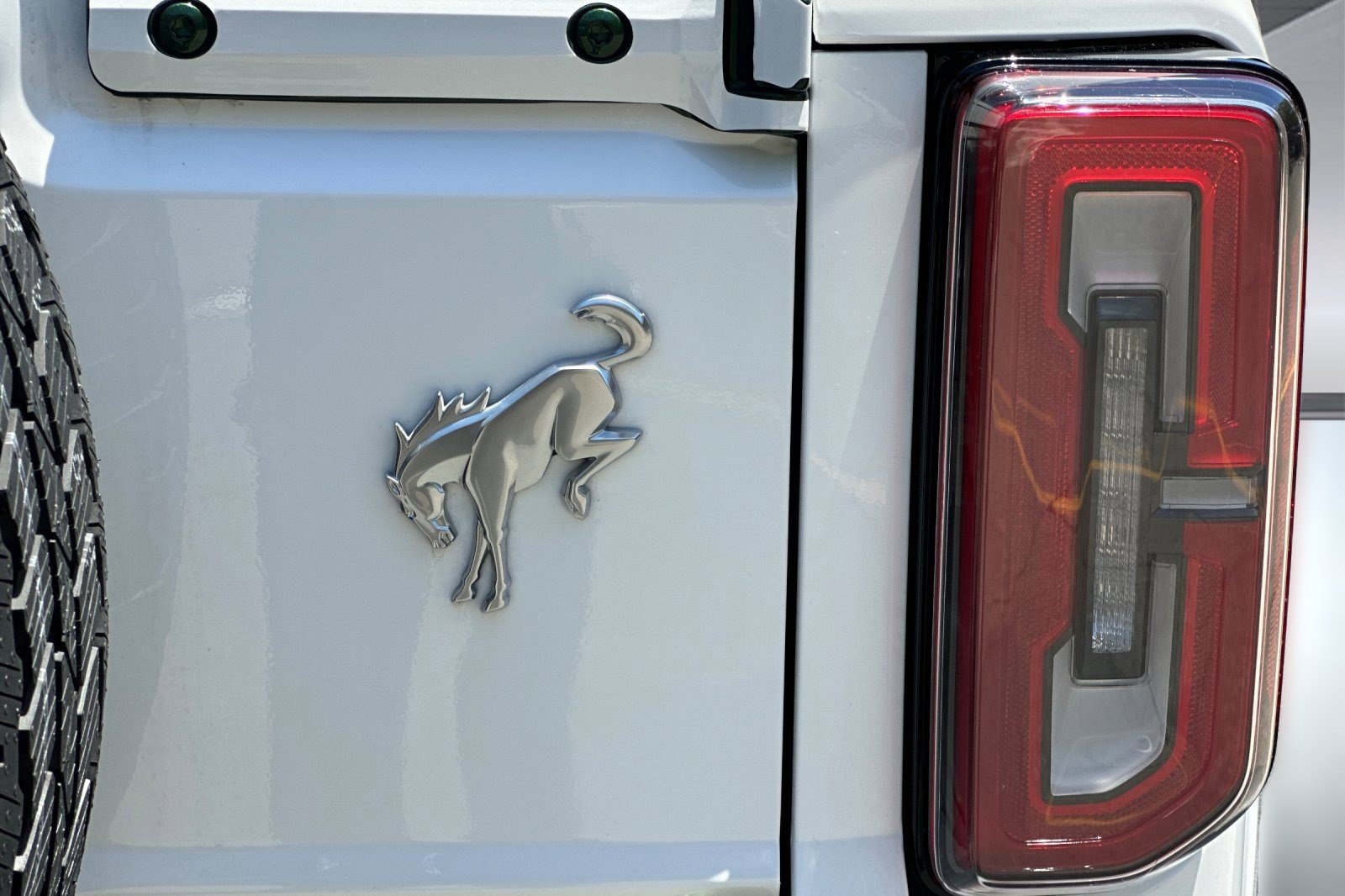Used 2024 Ford Bronco Outer Banks AWD/4WD image 13