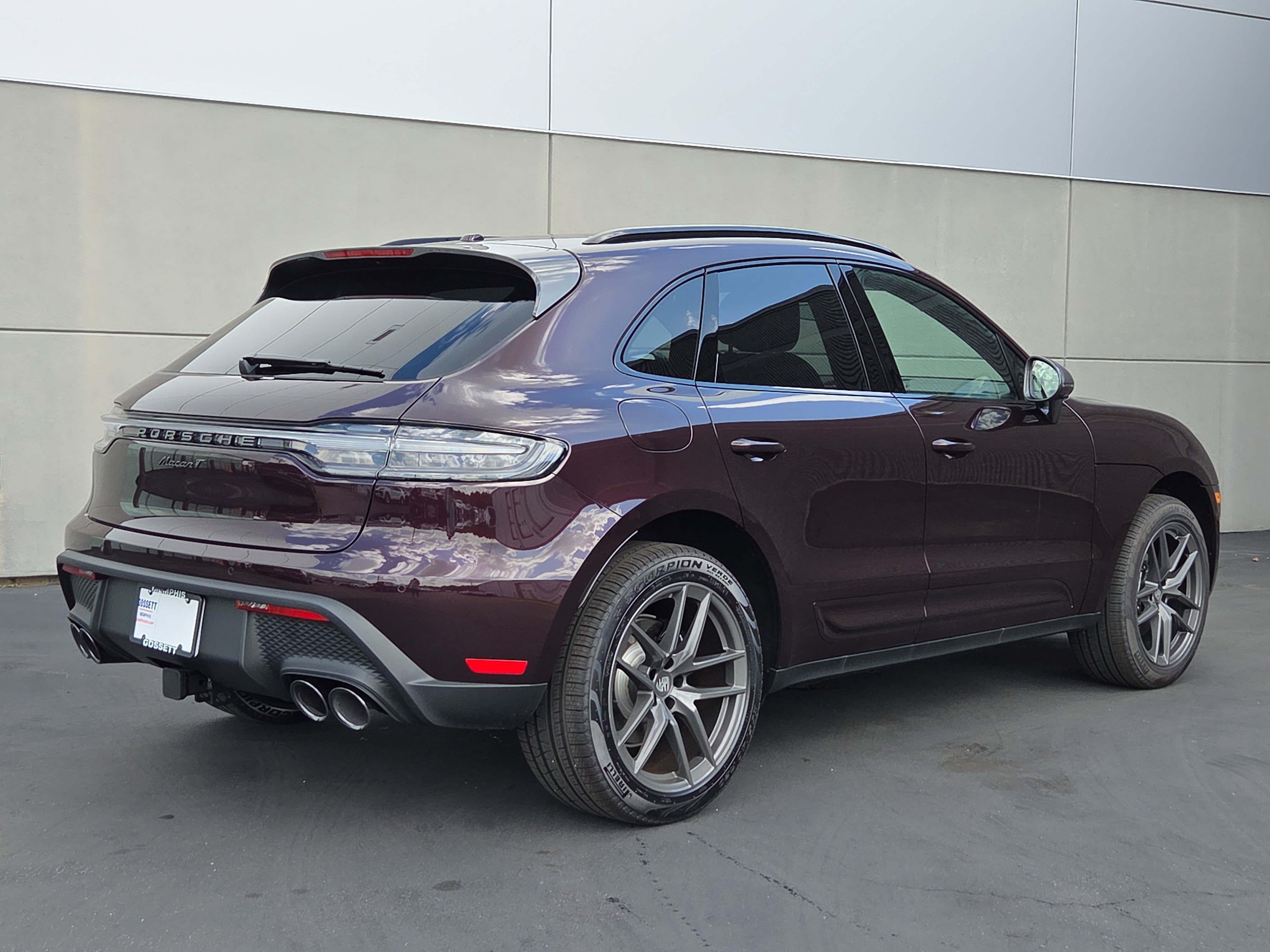 Used 2025 Porsche Macan AWD/4WD image 7