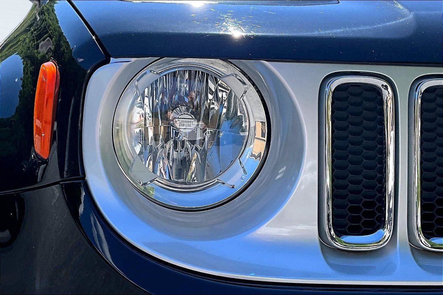 Used 2015 Jeep Renegade Limited AWD/4WD image 29