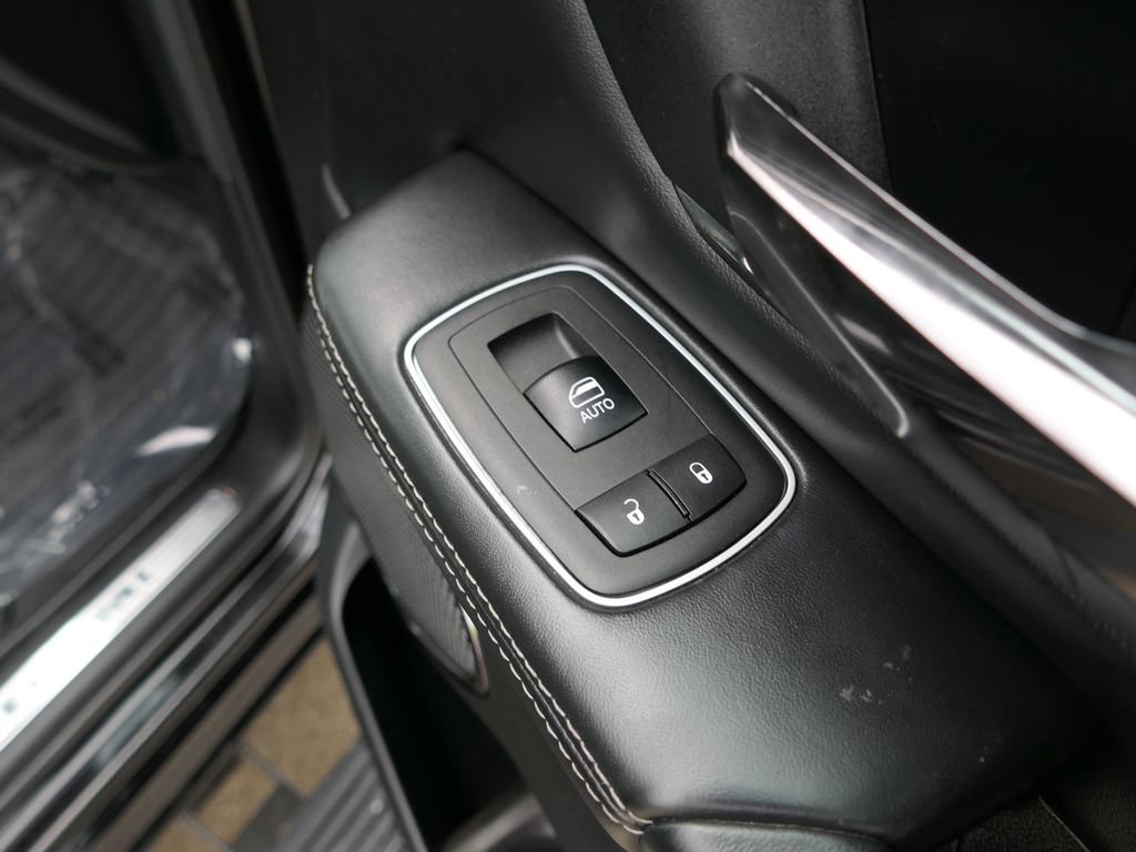 Used 2023 RAM 1500 Limited image 23