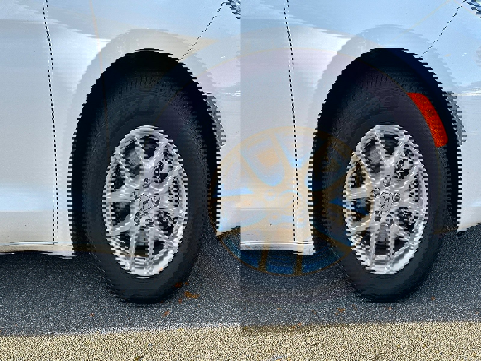 Used 2024 Chrysler Pacifica Touring-L image 12