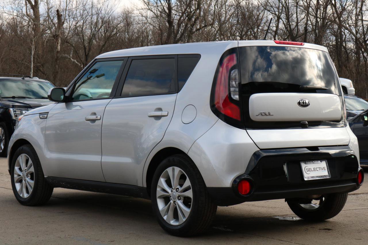 Used 2016 Kia Soul + FWD image 16