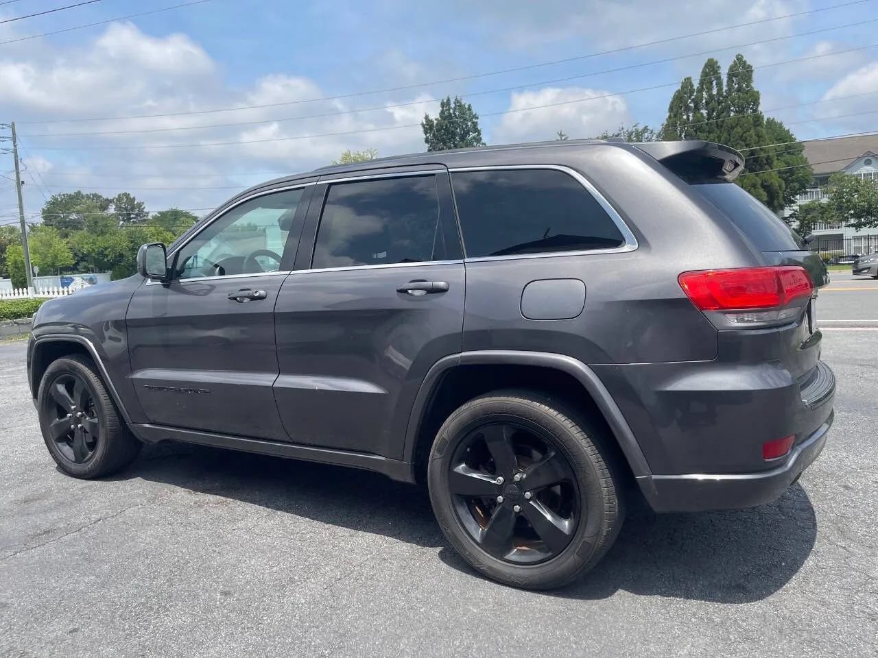 Used 2015 Jeep Grand Cherokee Altitude RWD image 6