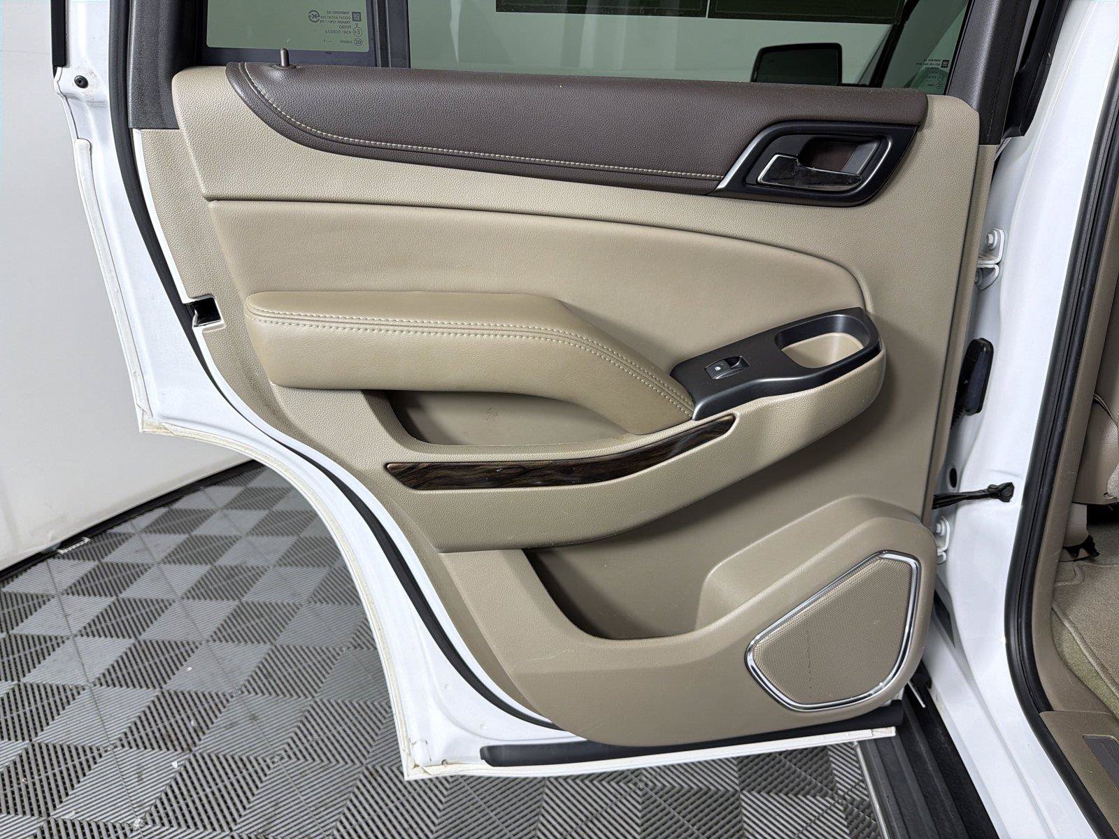 Used 2017 GMC Yukon SLT w/ Premium Edition RWD image 21