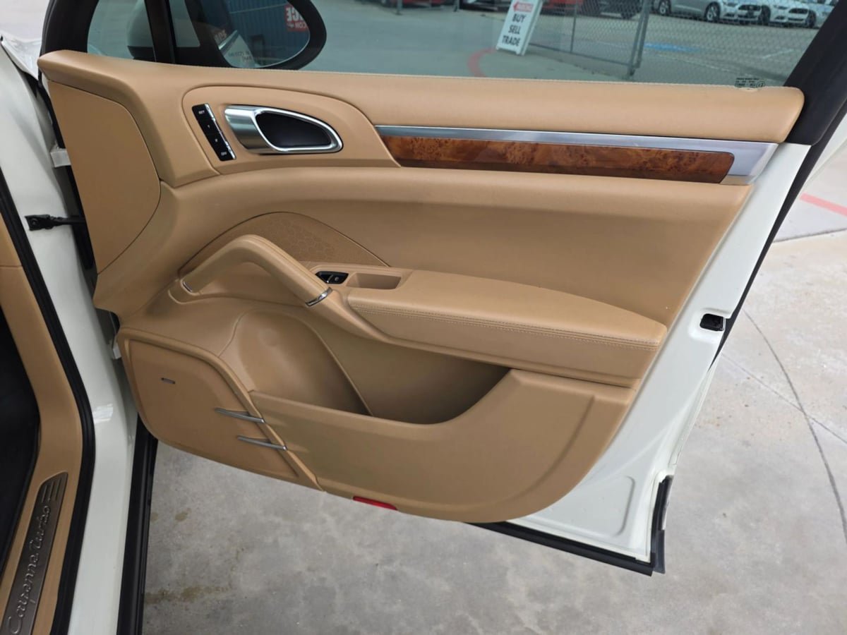 Used 2011 Porsche Cayenne Turbo AWD/4WD image 22