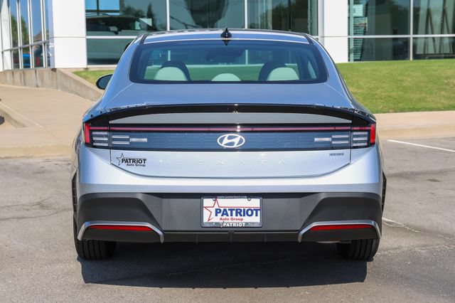 New 2026 Hyundai Sonata Blue FWD image 4