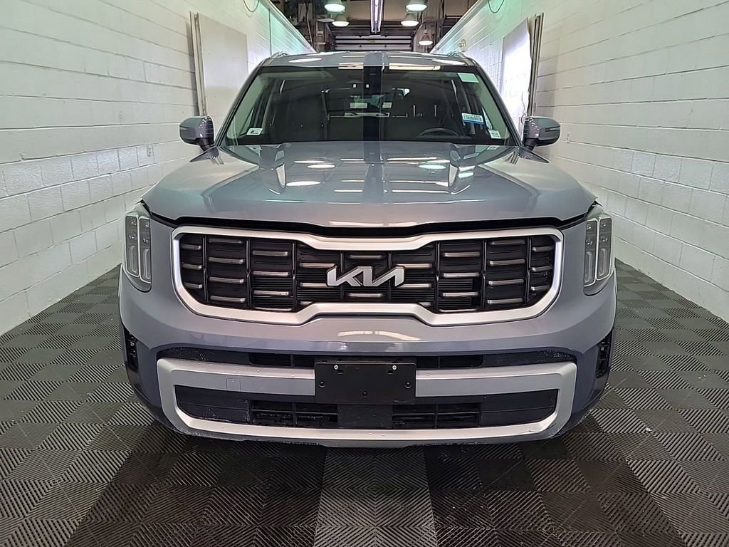 Used 2023 Kia Telluride S image 3