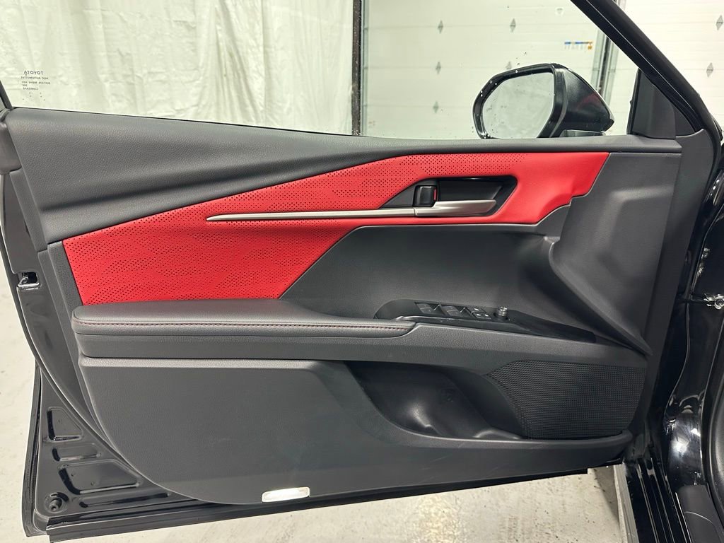 Used 2025 Toyota Camry XSE image 8