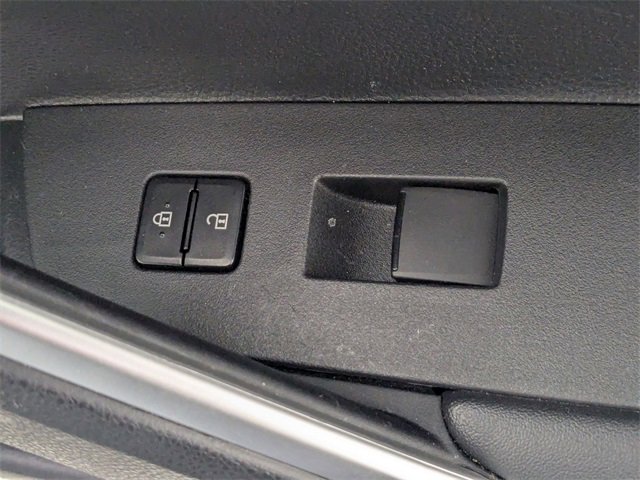 Used 2024 Toyota Corolla Cross L image 29