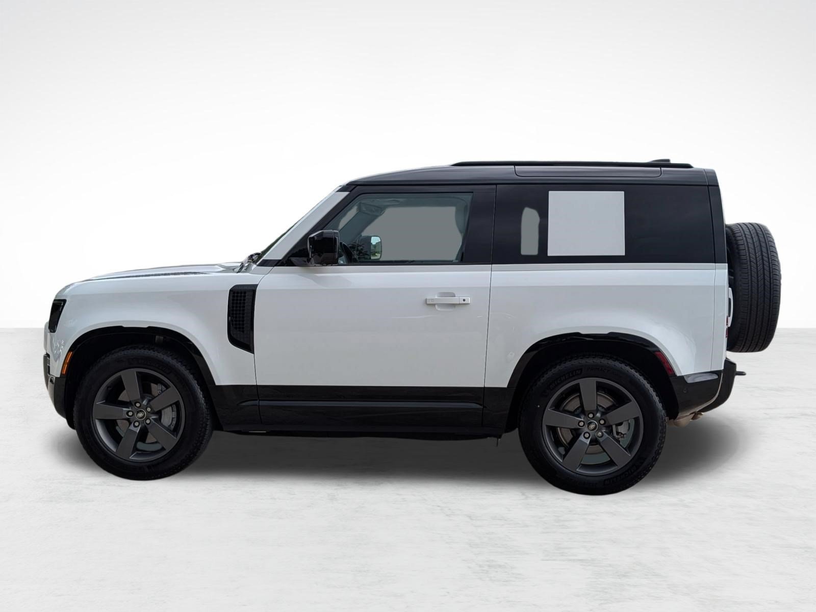 Used 2025 Land Rover Defender 90 X-Dynamic SE AWD/4WD image 2