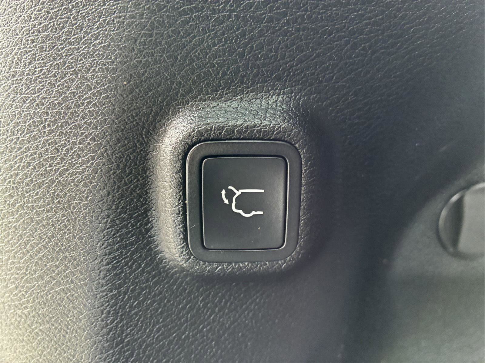 Used 2021 Jeep Cherokee Limited AWD/4WD image 11