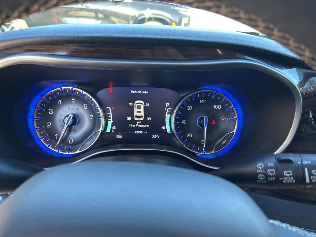 Used 2023 Chrysler Pacifica Limited w/ Uconnect Theater Family Group AWD/4WD image 36