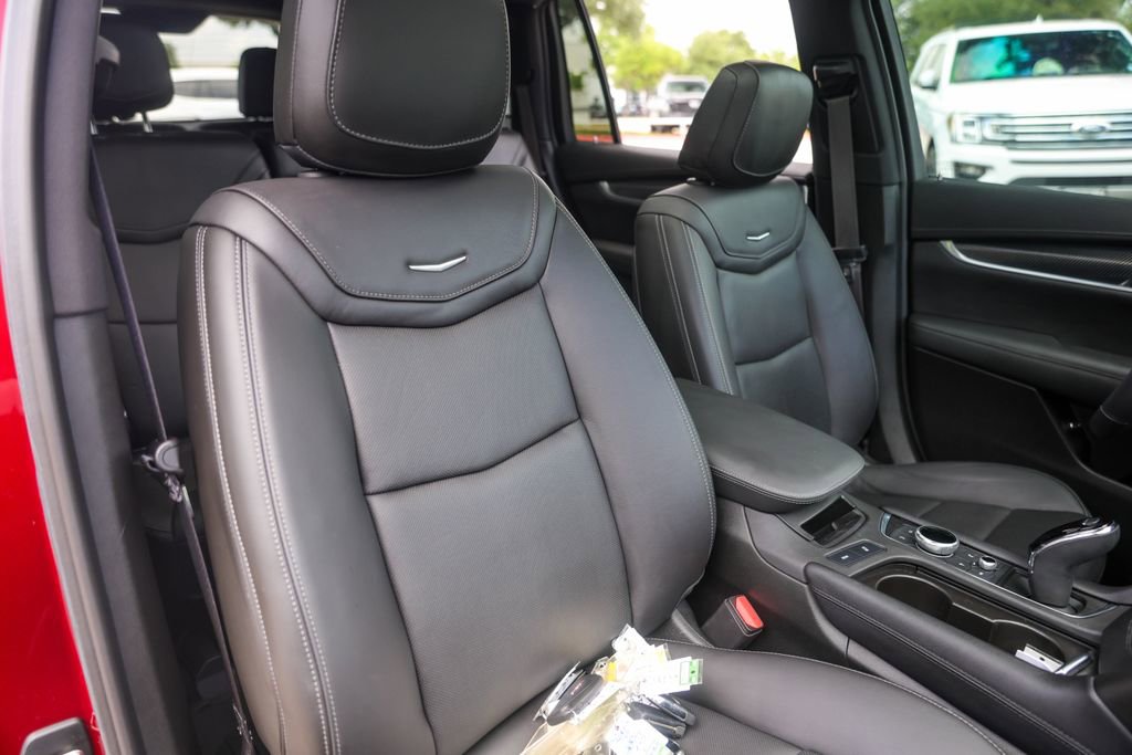 Certified 2024 Cadillac XT6 Sport w/ Technology Package AWD/4WD image 32