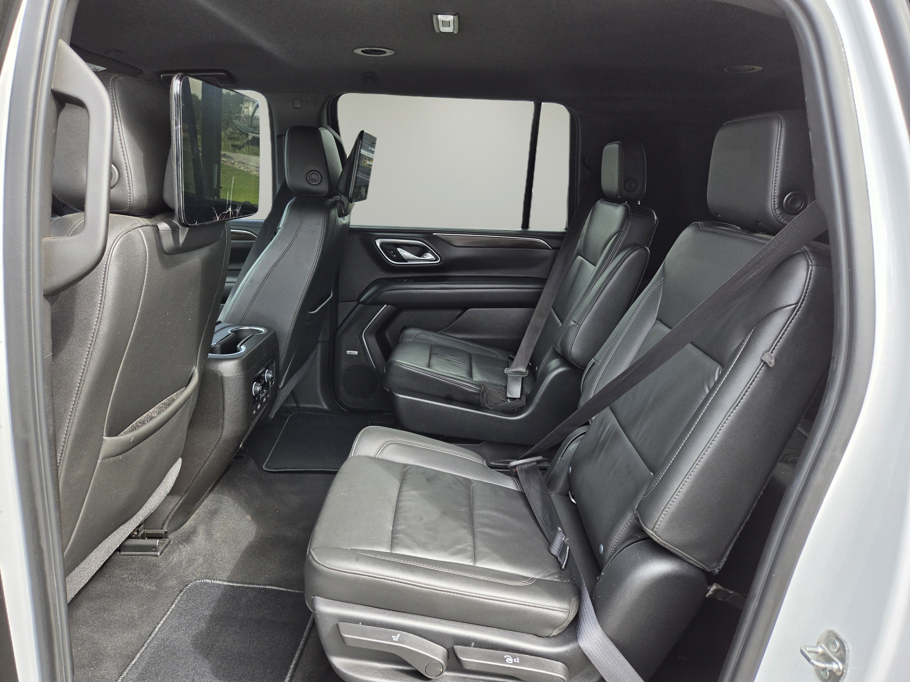 Used 2021 Chevrolet Suburban Z71 w/ Rear Media and Nav Package AWD/4WD image 11