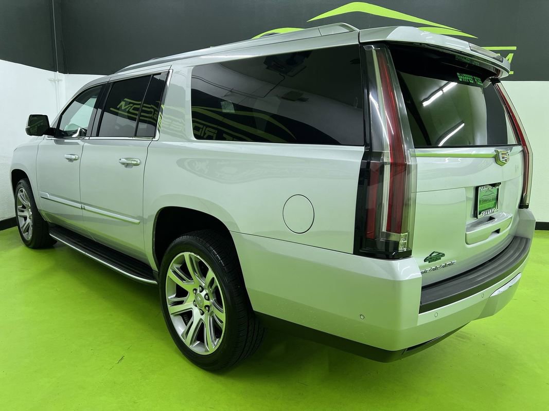 Used 2017 Cadillac Escalade ESV Luxury AWD/4WD image 7