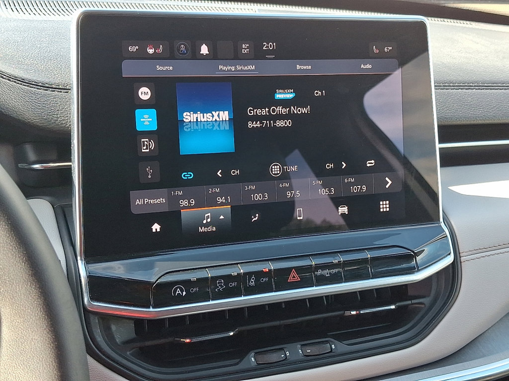 Used 2024 Jeep Compass Limited image 28