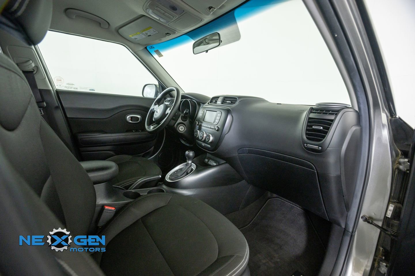 Used 2018 Kia Soul FWD image 39