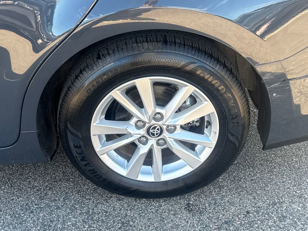 Used 2025 Toyota Camry LE AWD/4WD image 40