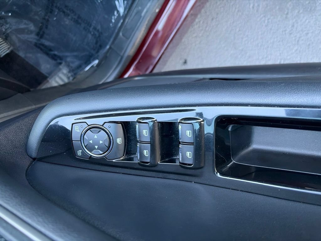 Used 2019 Ford Edge SEL w/ Equipment Group 201A AWD/4WD image 10