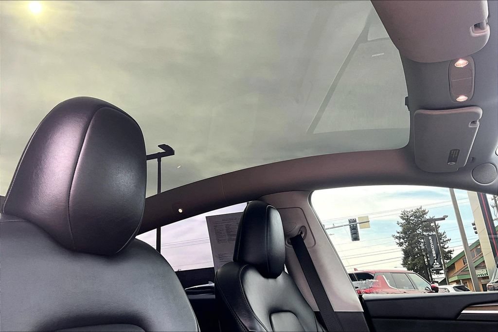 Used 2023 Tesla Model Y Performance AWD/4WD image 21