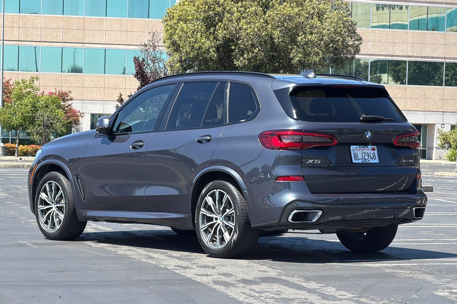Used 2019 BMW X5 xDrive40i w/ M Sport Package AWD/4WD image 6