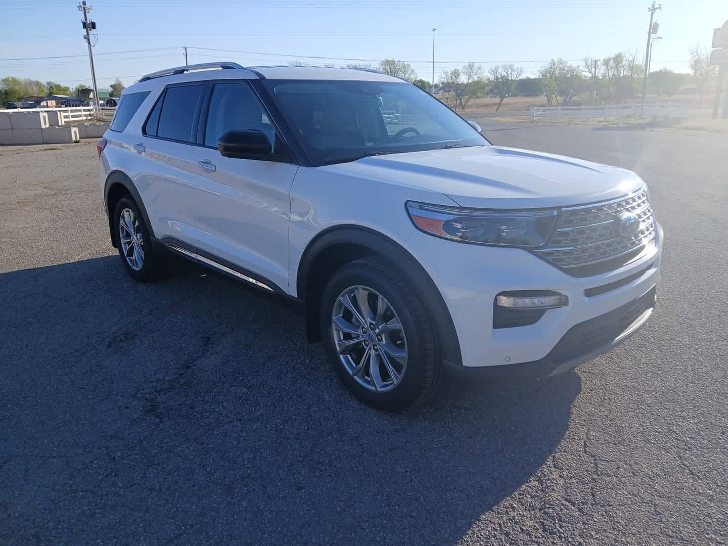 Used 2023 Ford Explorer Limited AWD/4WD image 9