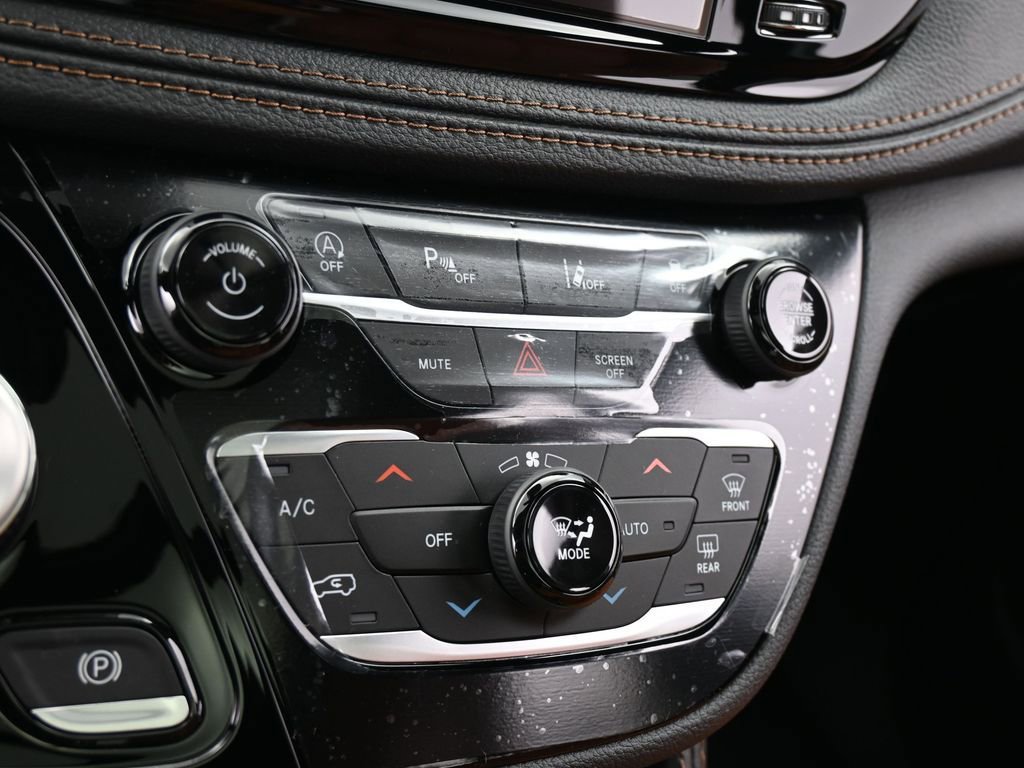 New 2026 Chrysler Pacifica Pinnacle image 20