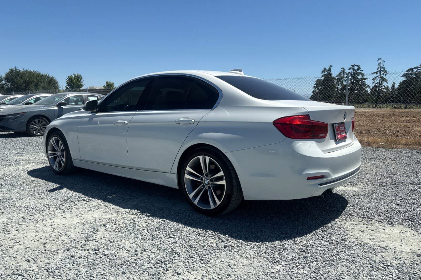 Used 2018 BMW 330i Sedan w/ Convenience Package RWD image 7