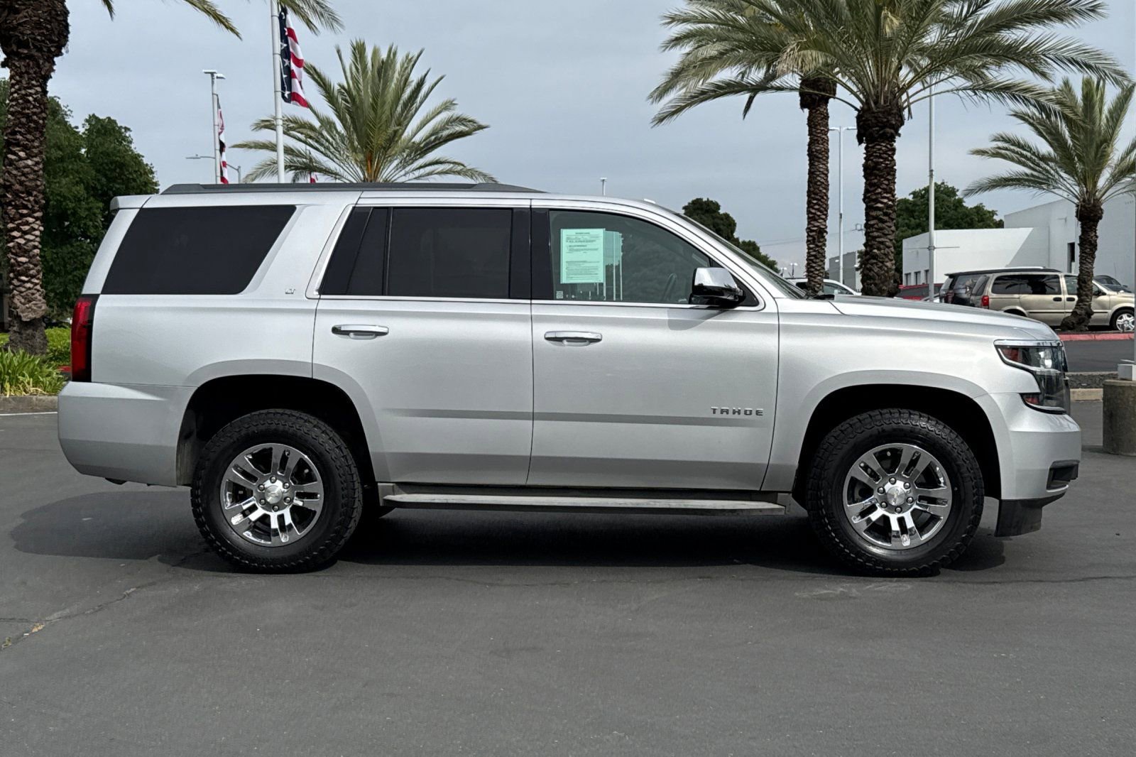 Used 2017 Chevrolet Tahoe LT image 2