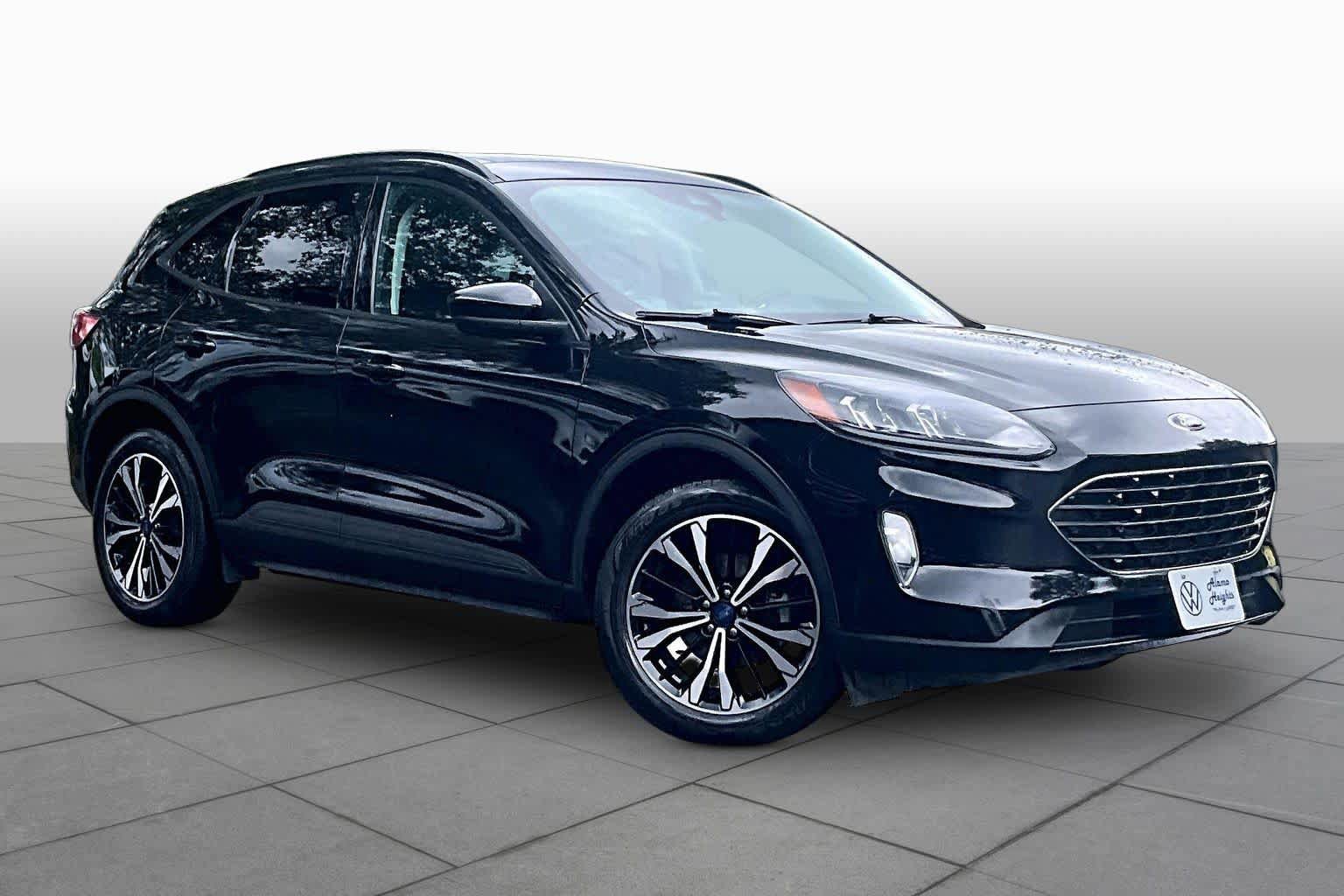 Used 2022 Ford Escape SEL w/ SEL Stealth AWD Package image 3