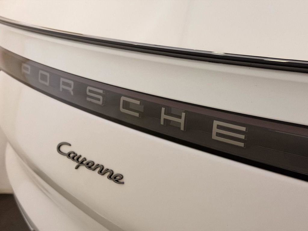 Certified 2023 Porsche Cayenne Coupe AWD/4WD image 24