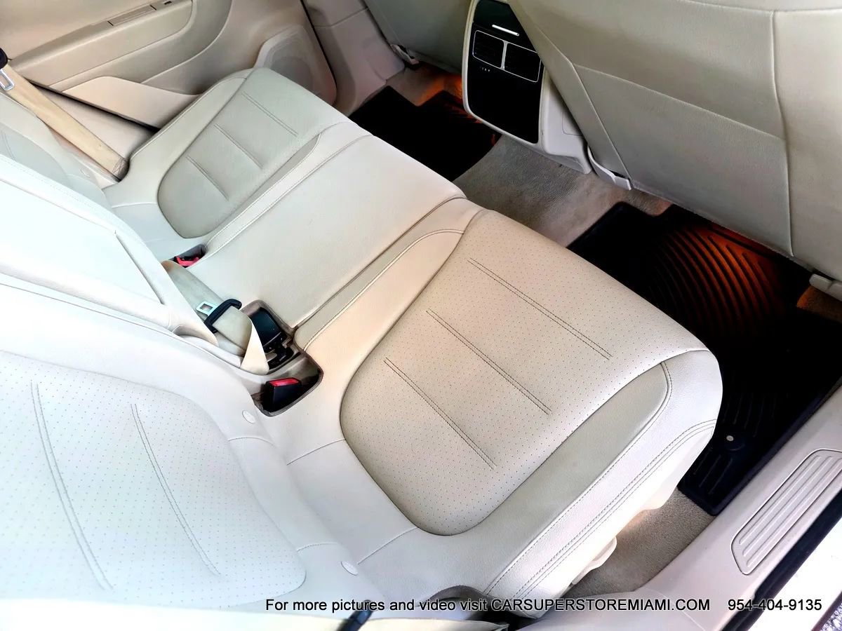 Used 2011 Volkswagen Touareg Sport image 49