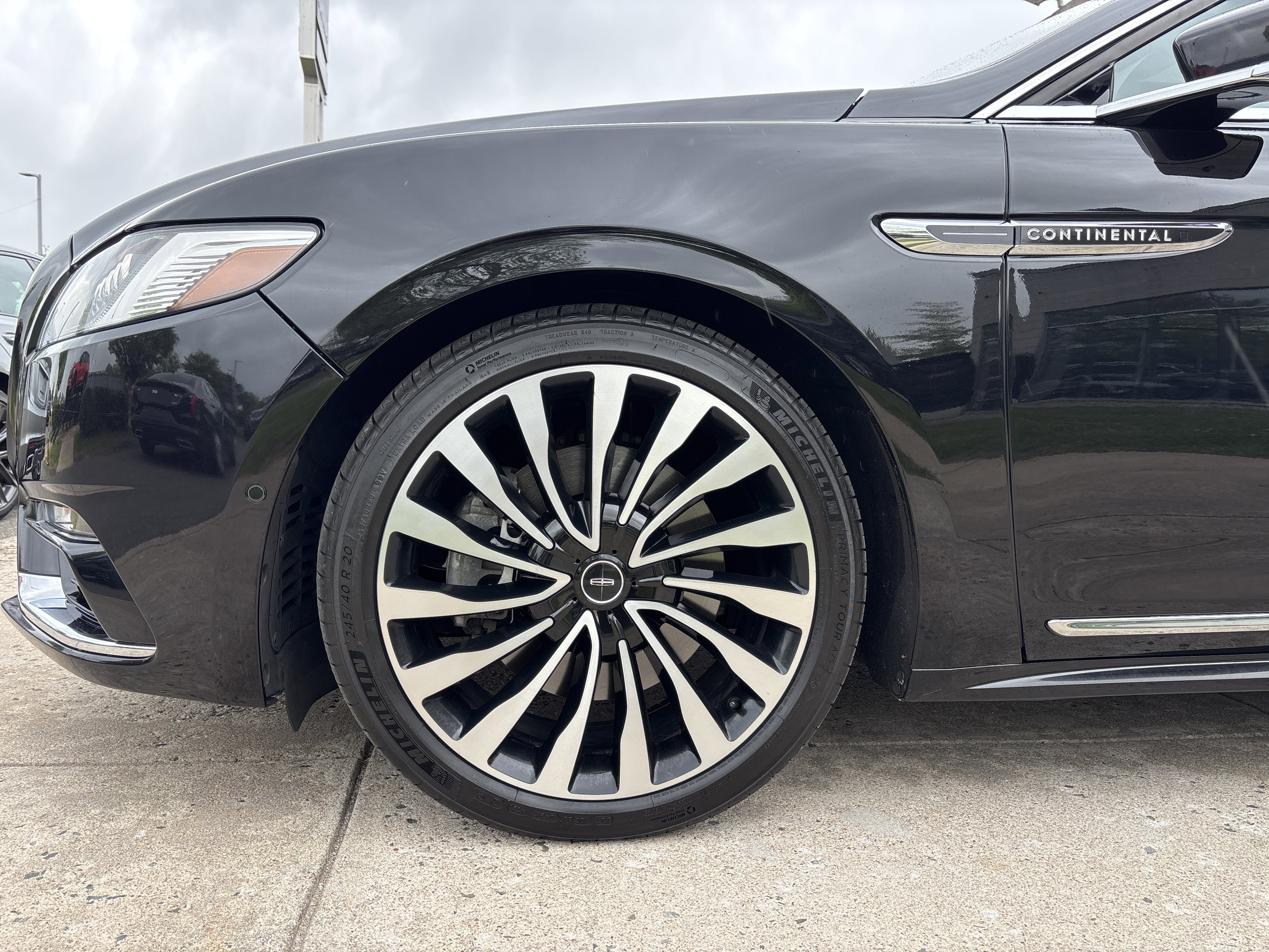 Used 2019 Lincoln Continental Black Label AWD/4WD image 17